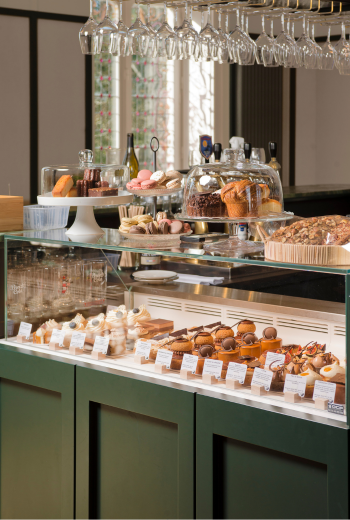 La vitrine à pâtisserie